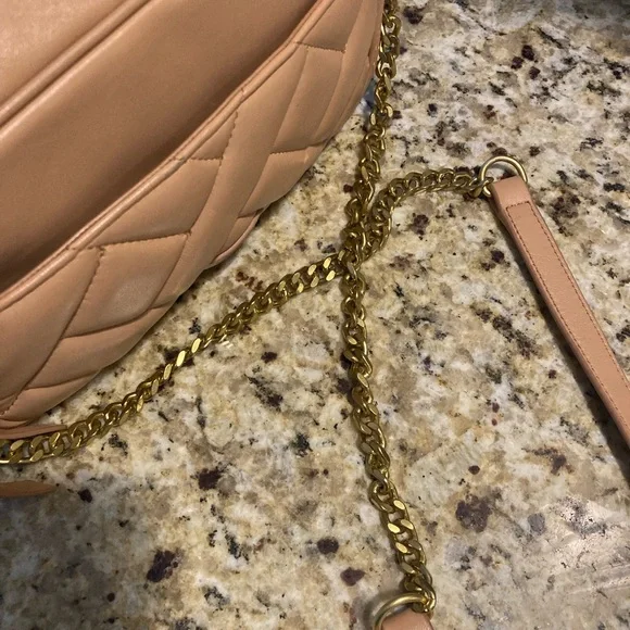 Vince Camuto Quilted Tan Crossbody Bag. EUC. - Picture 9 of 10